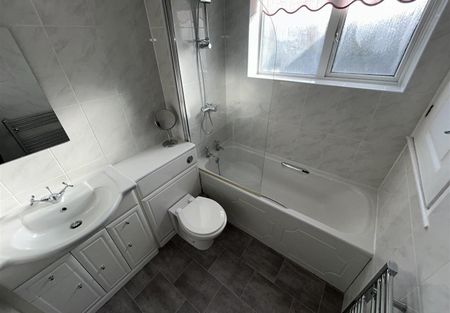 Bromfield Crescent, Wednesbury - Photo 4