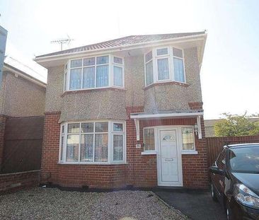 Bedroom Detached House In Ensbury, BH10 - Photo 1