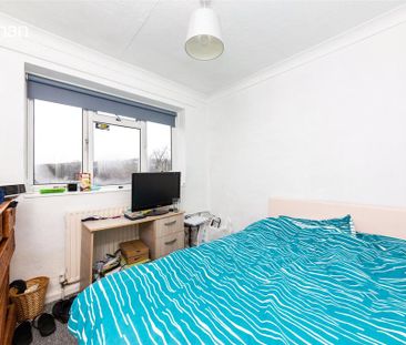 4 bedroom end of terrace house to rent - Photo 5