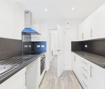 2 bedroom end of terrace house to rent - Photo 6