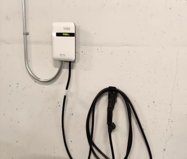 One Bedroom, One Full Bathroom in Quattro - Photo 2