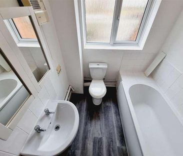 Hampton House,portland Road,rushden,northants, NN10 - Photo 6