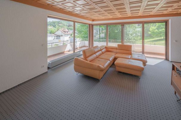 Gepflegte 4,5-Zimmer-Wohnung zu vermieten mit einer Terrasse und Garten! - Photo 1