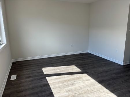 For Lease - 26 Ingle Way, Kawartha Lakes, Ontario - Photo 2