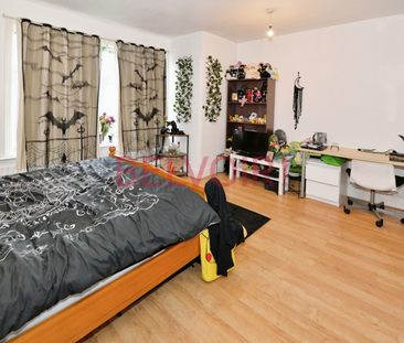 5 bedroom semi-detached house to rent - Photo 2