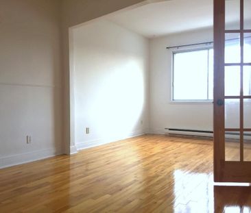 3 1/2 LAVAL. 5mn Métro Cartier - HAUT de DUPLEX - Photo 2