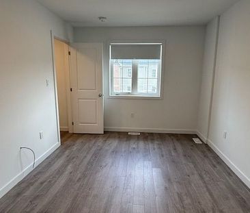 For Lease - 32 Waterleaf Trail, Welland, Ontario - Photo 3