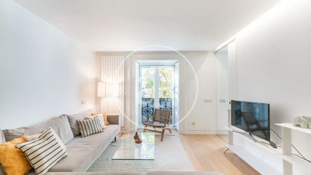 Piso de alquiler en Calle de Génova, Almagro - Photo 1