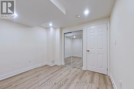 91 AYLESBURY DRIVE - Photo 2