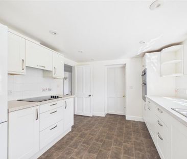 4 bedroom detached house to rent - Photo 5