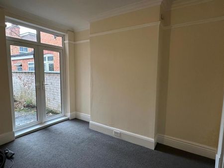 1 bedroom ground floor flat to rent - Photo 2