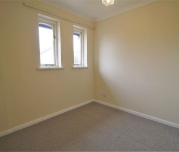 2 bedroom end of terrace house to rent - Photo 3