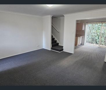 3 BEDROOM TOWNHOUSE - Photo 1