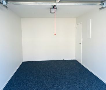 MANGERE BRIDGE, 3 BEDROOMS - Photo 2