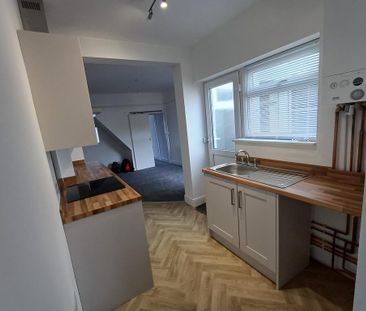 3 bedroom terraced house to rent - Photo 2