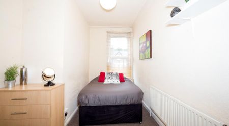 183 Cardigan Road, Hyde Park, Leeds, LS6 1QL - Photo 4