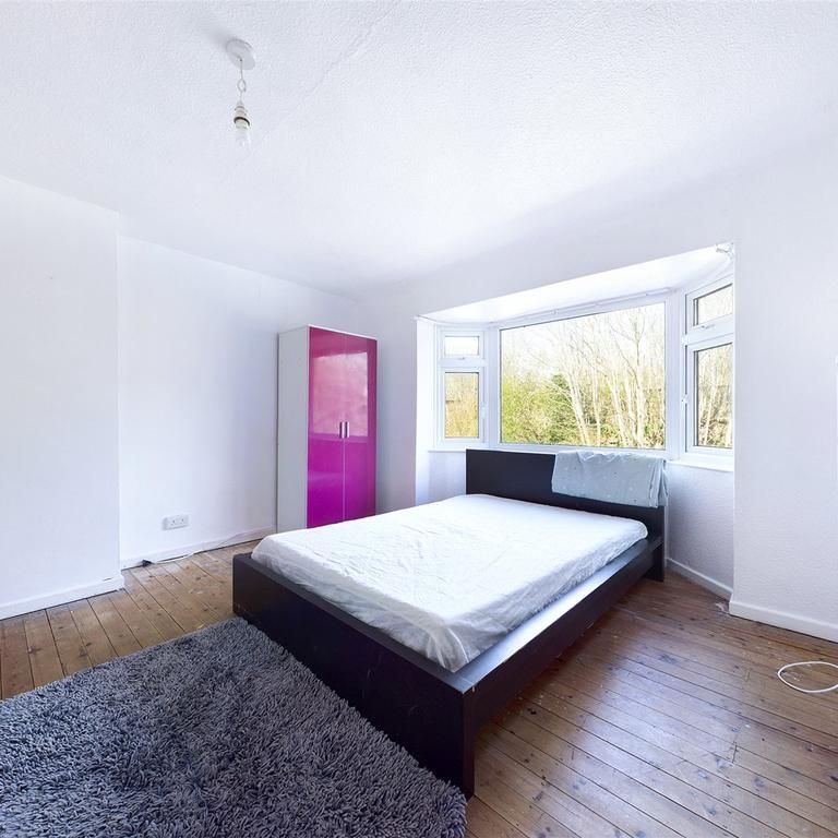 4 bedroom semi-detached house to rent - Photo 1