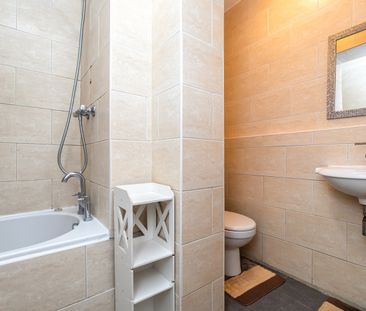 1 Bed Flat, Wilmot St, E2 - Photo 6