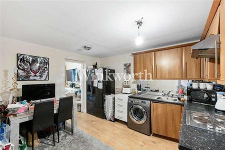 Orpington Gardens, London, N18 - Photo 3