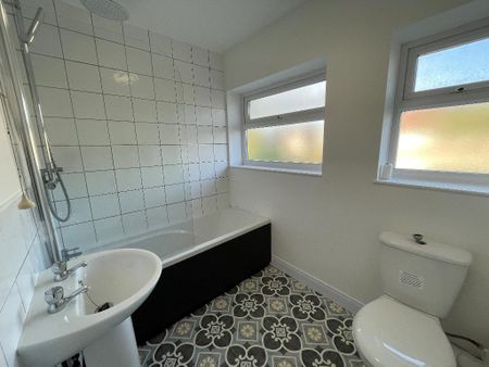 3 bedroom terraced house to rent - Photo 4