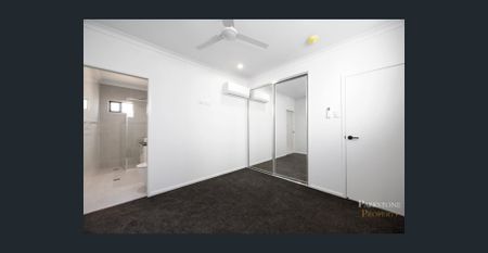 Modern and Minimalistic - Photo 3