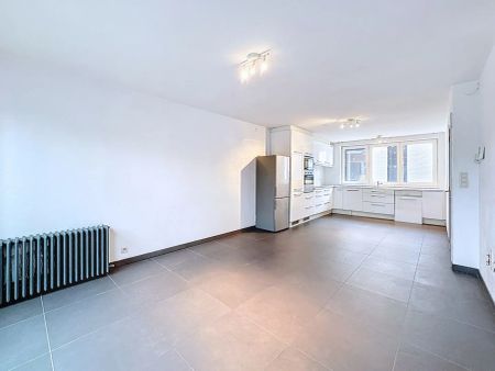 Appartement met 2 slaapkamers, ruim terras en garage te Koekelare - Photo 2