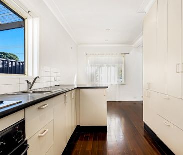1/4 Lee Avenue, Springvale - Photo 2
