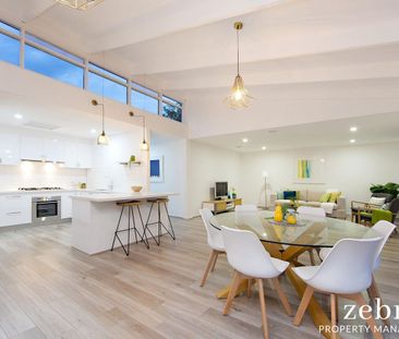 Family Stand Out! - Photo 1