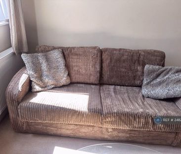 1 bedroom in a house share to rent - Photo 1