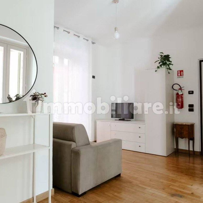 Bilocale via Vittorio Emanuele, Centro, Alba - Photo 1