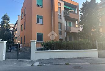 Porzione di trifamiliare in affitto