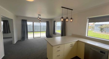 Superior Home in Roslyn - Photo 5