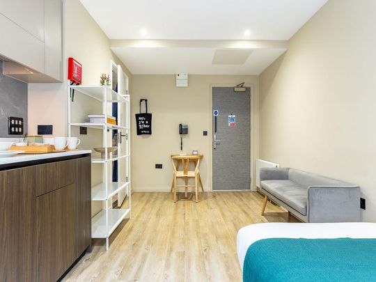 Studio to rent - Photo 1