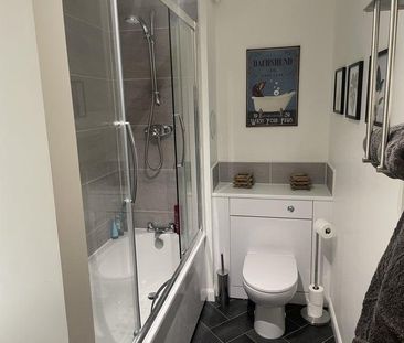 2 bedroom flat to rent - Photo 4