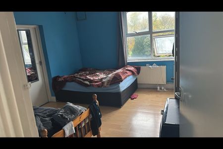 3 Bed Flat, Maple Court, SM4 - Photo 4