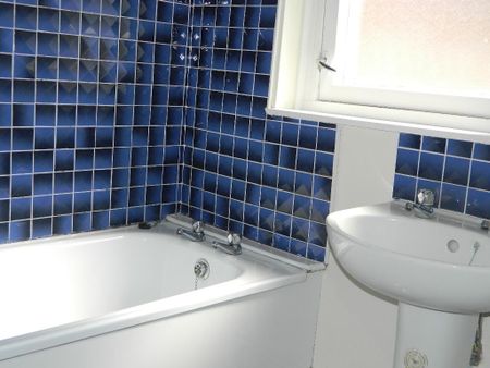 3 bedroom townhouse to rent - Photo 3