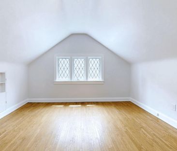 For Lease - 668 Scarlett Road, Toronto, Ontario - Photo 3