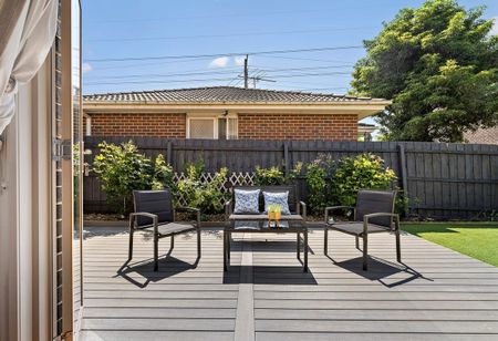 Stylish and Convenient Living in Glen Waverley! - Photo 4