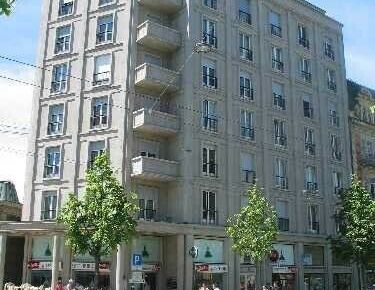 SUPERBE LOGEMENT AU CENTRE-VILLE - Photo 1