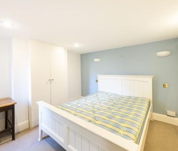 4 Bed House - Photo 4