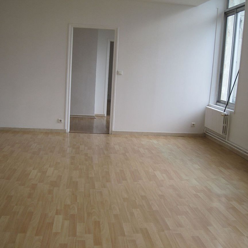 A LOUER APPARTEMENT PLEIN CENTRE VILLE DE ST QUENTIN 02100 - Photo 1