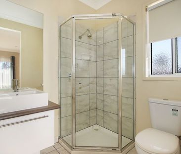 THREE BEDROOM HOME ! - Photo 3
