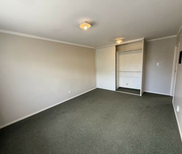 CLOSE TO TOWN CENTRE - Photo 3