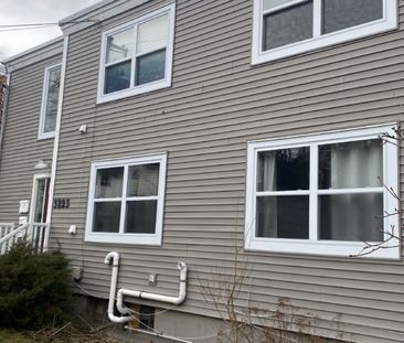 3223 Veith Unit 1 – CHARMING TOP FLOOR 3 BED 1 BATH NORTH END APT A... - Photo 1