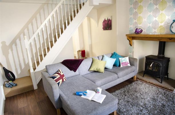 3 bedroom private hall to rent - Photo 1