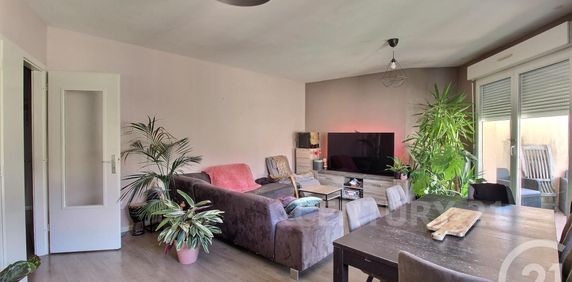 Location Appartement 4 pièces 97m² ST AVOLD 57500 - Photo 2