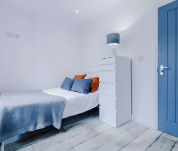 5 Bed 2 Bath - Photo 6