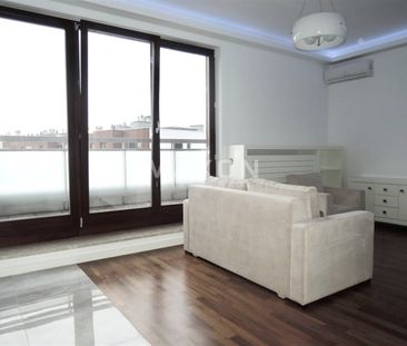 Apartament tuż przy stacji metra. - Zdjęcie 4