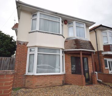4 Bedroom House To Rent in Charminster - £1,950 pcm Tenancy Info - Photo 6