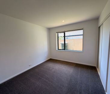 Sunny three bedroom in Lincoln - Photo 5